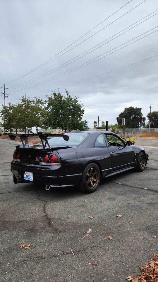 1995 Nissan R33 GTR V Spec – Iconic JDM Performance Machine