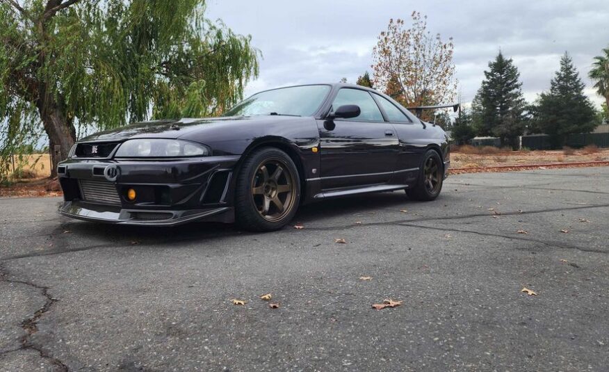 1995 Nissan R33 GTR V Spec – Iconic JDM Performance Machine