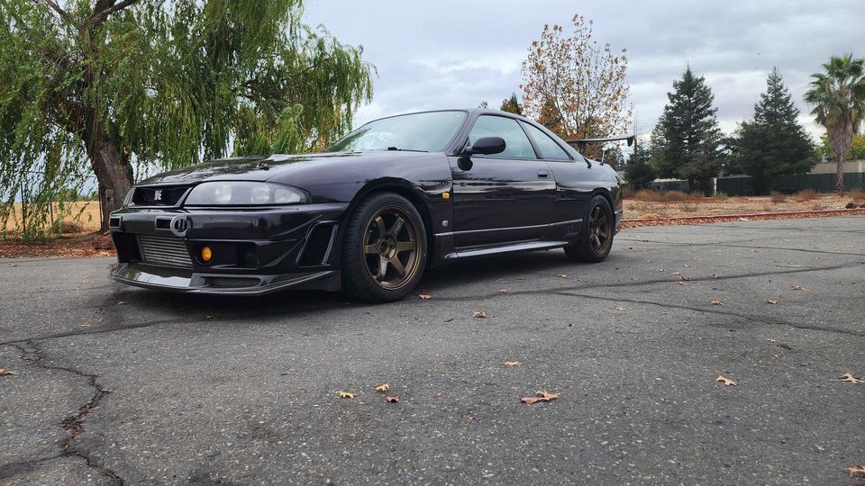 1995 Nissan R33 GTR V Spec – Iconic JDM Performance Machine
