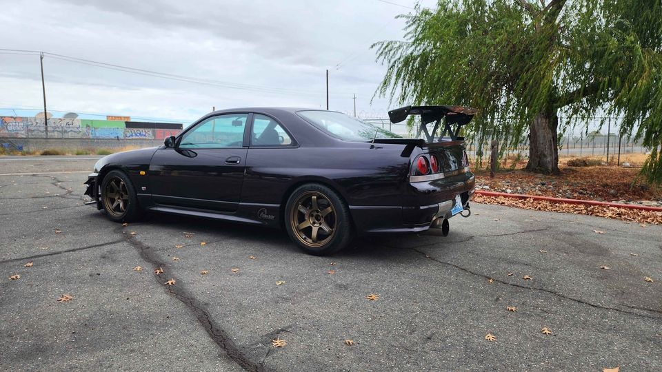 1995 Nissan R33 GTR V Spec – Iconic JDM Performance Machine