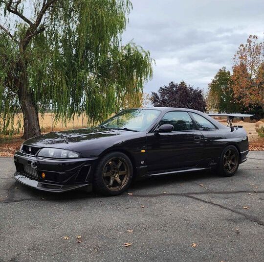 1995 Nissan R33 GTR V Spec – Iconic JDM Performance Machine