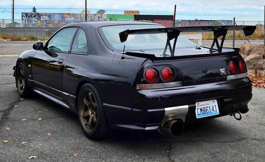 1995 Nissan R33 GTR V Spec – Iconic JDM Performance Machine