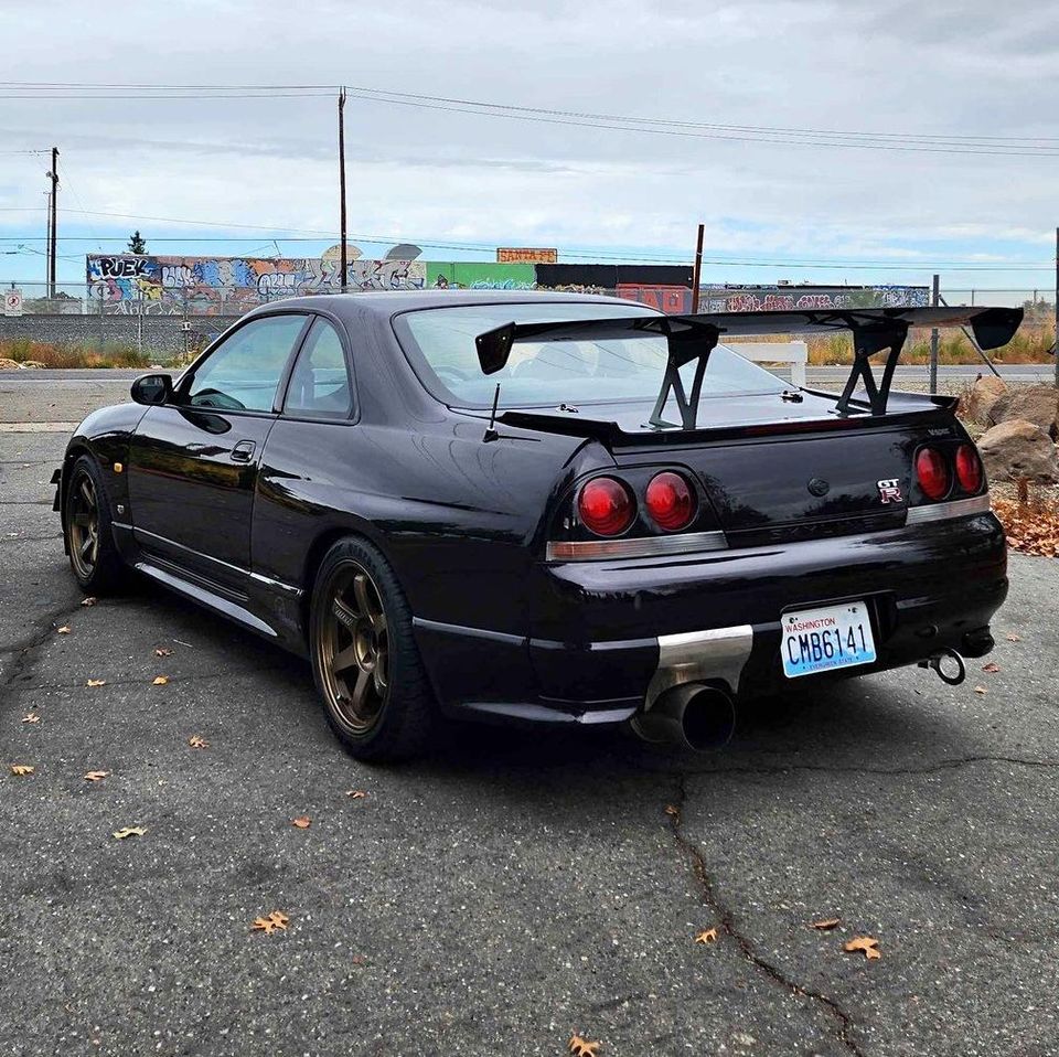 1995 Nissan R33 GTR V Spec – Iconic JDM Performance Machine